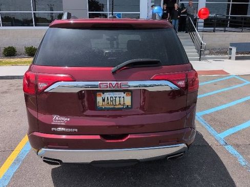 Used 2018 GMC Acadia Denali w/ Technology Package FWD image 5