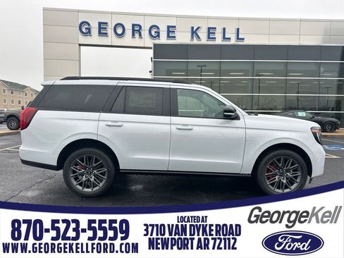 New 2025 Ford Expedition Platinum w/ Stealth Performance Package image 33