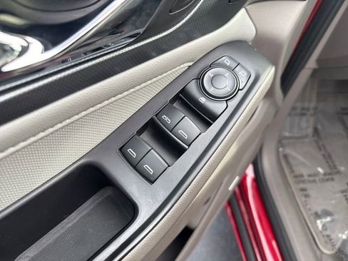 Used 2020 Chevrolet Traverse Premier image 19