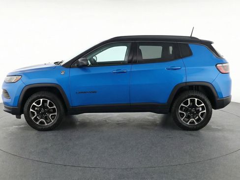 Used 2025 Jeep Compass Trailhawk image 5