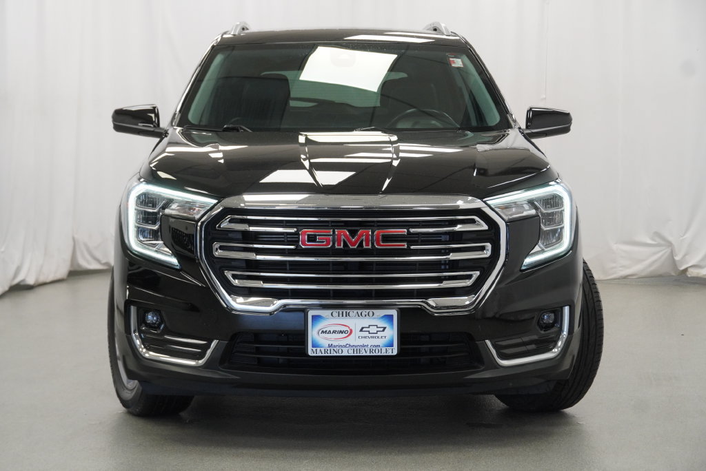 Used 2023 GMC Terrain SLT w/ LPO, Floor Liner Package FWD image 11