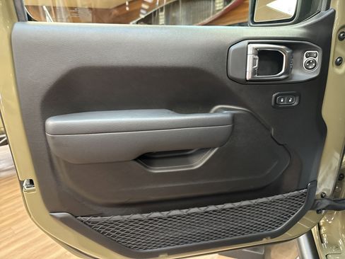 New 2025 Jeep Gladiator Willys image 20