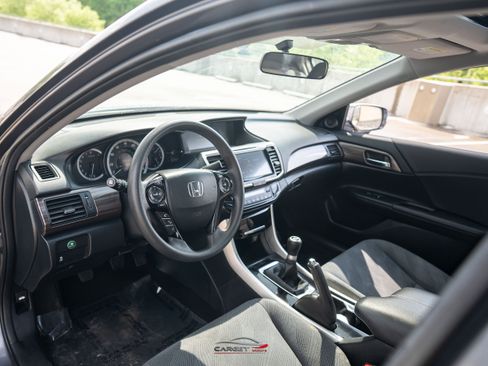 Used 2017 Honda Accord EX image 13