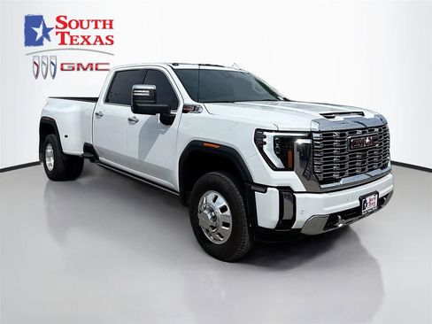 Used 2025 GMC Sierra 3500 Denali w/ Denali Reserve Package image 1