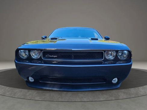 Used 2013 Dodge Challenger SXT image 8