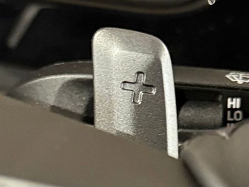 Used 2025 Porsche Cayenne Coupe image 80