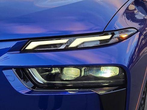 Used 2024 BMW X7 M60i w/ Executive Package image 9