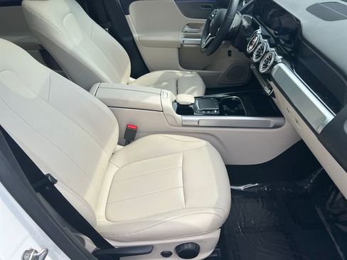 Used 2022 Mercedes-Benz GLB 250 4MATIC image 15