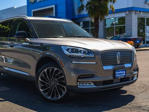 Used 2020 Lincoln Aviator Reserve w/ Equipment Group 202A AWD/4WD image 3