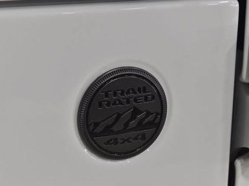 Used 2025 Jeep Wrangler Unlimited Sahara AWD/4WD image 20