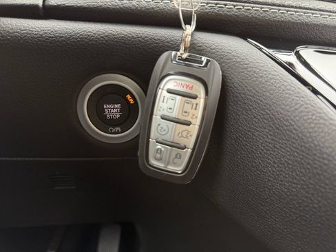 New 2026 Chrysler Pacifica Select FWD image 30