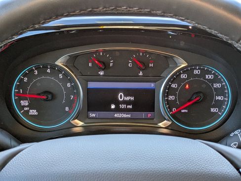 Used 2023 Chevrolet Traverse LT image 31