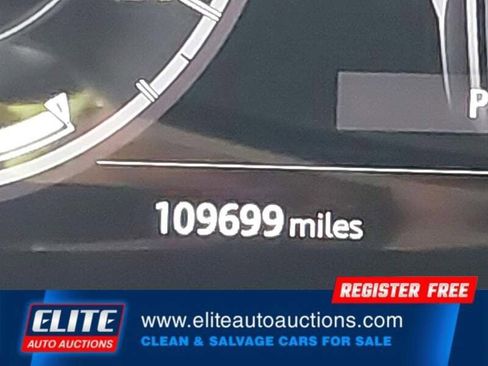 Used 2018 Land Rover Discovery HSE image 30