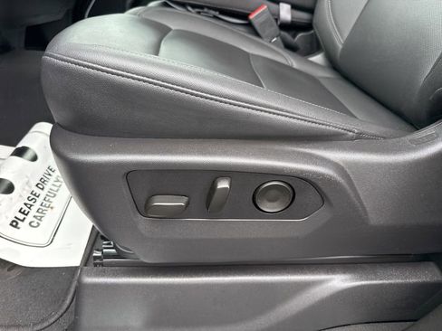 Used 2026 GMC Sierra 1500 SLT AWD/4WD image 16