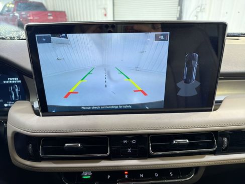 Used 2023 Lincoln Nautilus AWD w/ Premium Package image 18