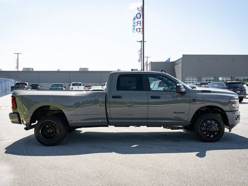 New 2026 RAM 3500 Big Horn AWD/4WD image 11