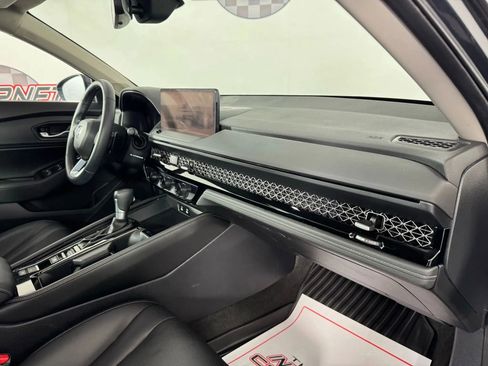 Used 2023 Honda Accord Touring image 12