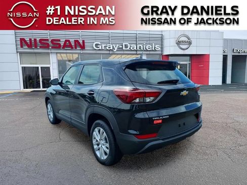 Used 2023 Chevrolet TrailBlazer LS FWD image 5