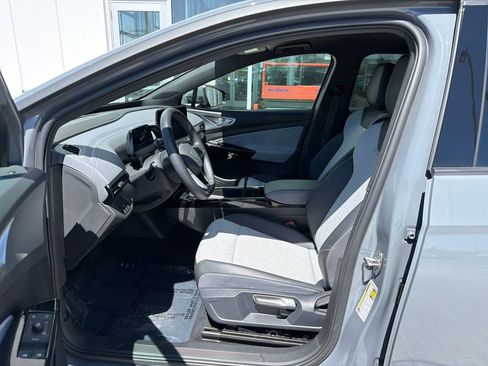 Certified 2023 Volkswagen ID.4 Pro image 11