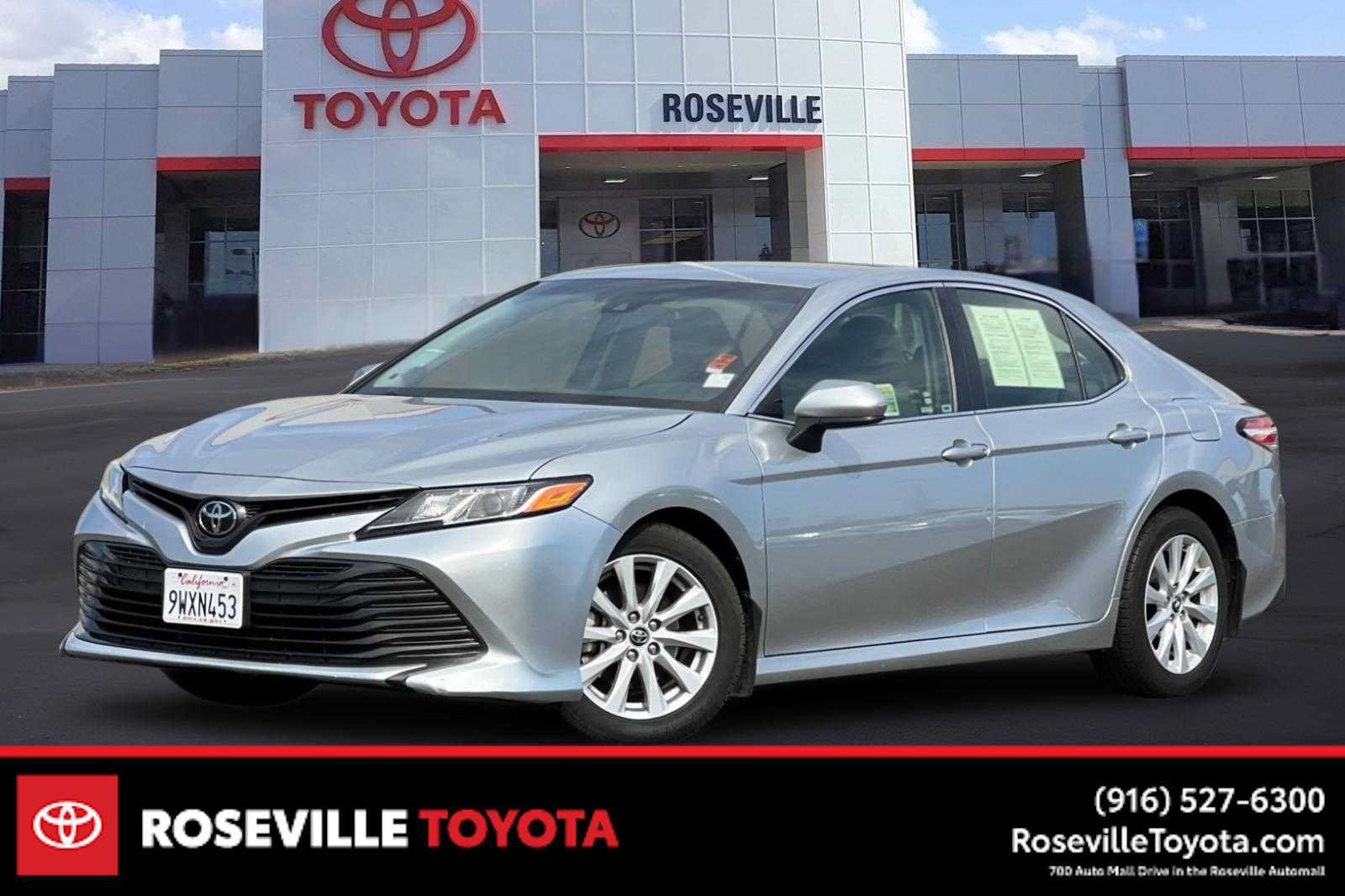 Used 2018 Toyota Camry LE FWD image 1