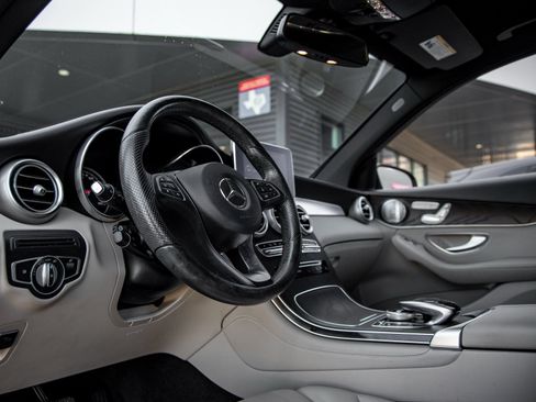 Used 2018 Mercedes-Benz GLC 300 GLC 300 image 21
