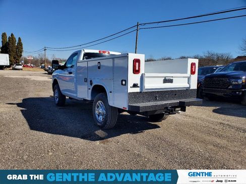 New 2024 RAM 2500 Tradesman w/ Chrome Appearance Group AWD/4WD image 3