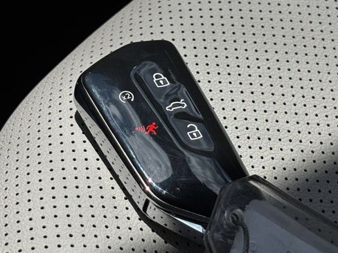 Used 2026 Volkswagen Atlas SE FWD image 26
