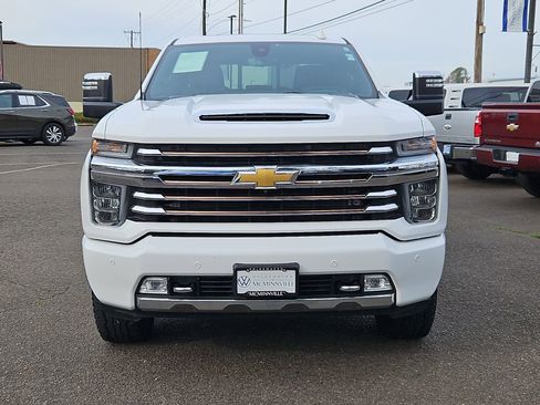 Used 2022 Chevrolet Silverado 2500 High Country w/ Z71 Off-Road Package image 8