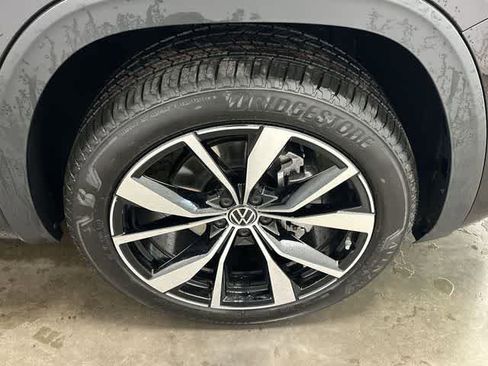 New 2026 Volkswagen Atlas Cross Sport SEL Premium R-Line image 5