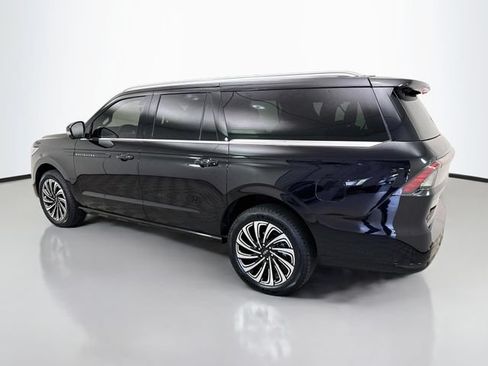 Used 2025 Lincoln Navigator L Black Label AWD/4WD image 5