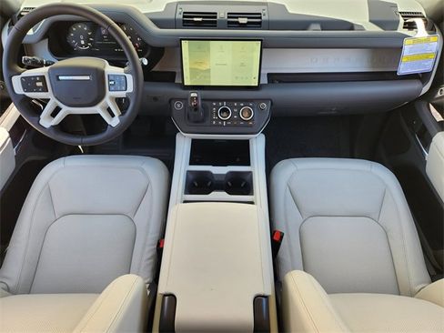 New 2025 Land Rover Defender 130 X-Dynamic SE image 19
