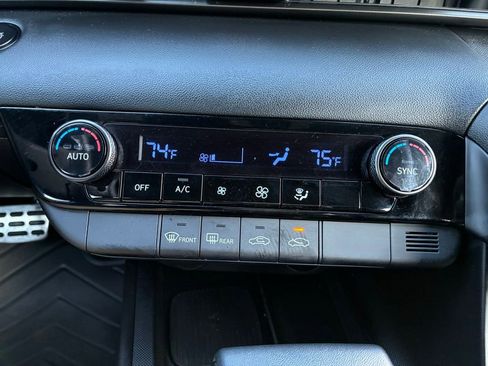 Used 2025 Hyundai Elantra Sport image 22