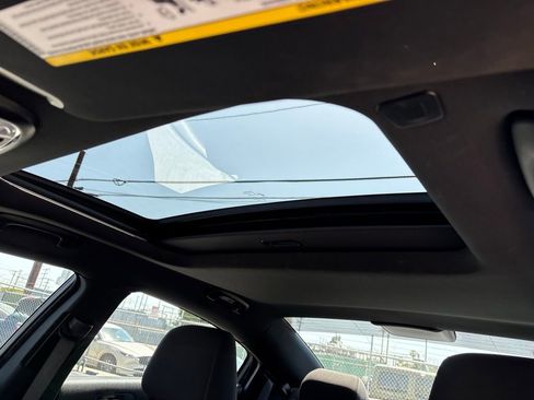 Used 2023 Dodge Charger SXT RWD image 10