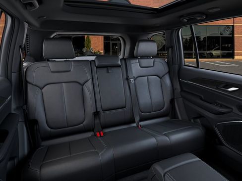 New 2026 Jeep Grand Cherokee Limited w/ Limited Altitude Package AWD/4WD image 15