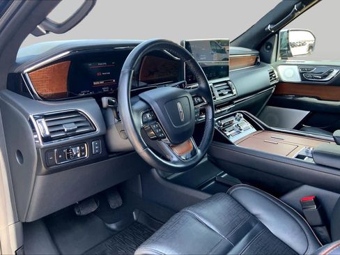 Certified 2023 Lincoln Navigator Black Label AWD/4WD image 18