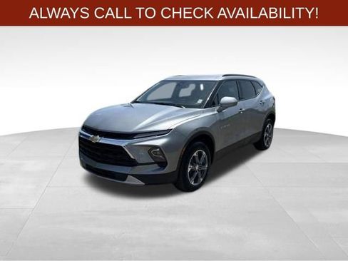 Used 2024 Chevrolet Blazer LT w/ Convenience Package FWD image 3