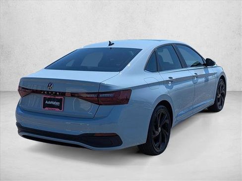 New 2026 Volkswagen Jetta SE FWD image 5