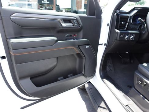 Used 2024 GMC Sierra 1500 AT4 w/ Technology Package AWD/4WD image 18