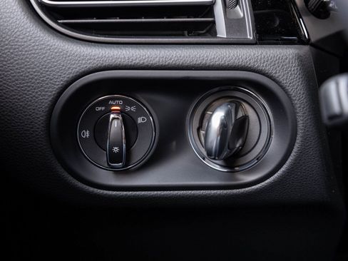 Certified 2026 Porsche Macan S AWD/4WD image 17