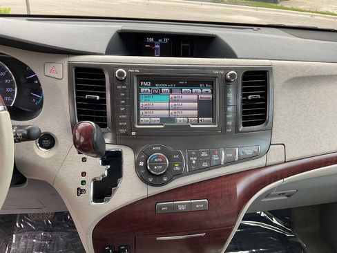 Used 2014 Toyota Sienna Limited w/ Limited Premium Package AWD/4WD image 23