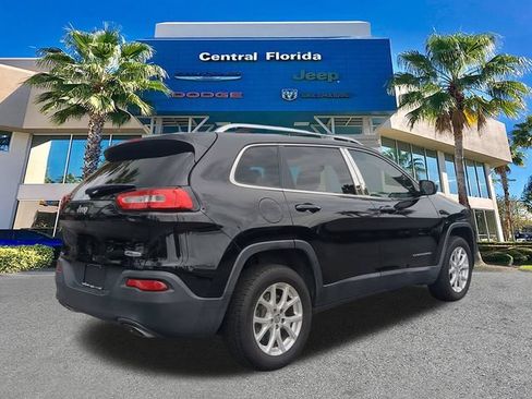 Used 2017 Jeep Cherokee Latitude w/ Comfort/Convenience Group FWD image 5