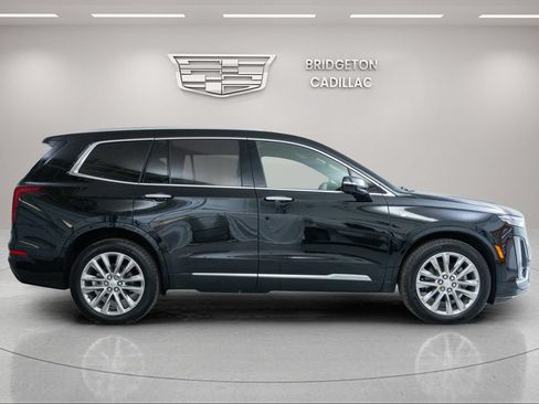 Used 2023 Cadillac XT6 Premium Luxury w/ Technology Package FWD image 8