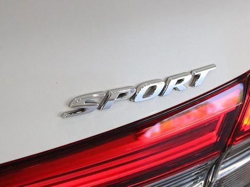 Used 2022 Honda Civic Sport image 37