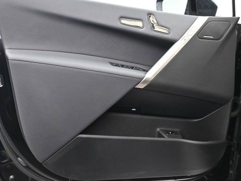 Used 2023 BMW iX xDrive50 w/ Premium Package image 9
