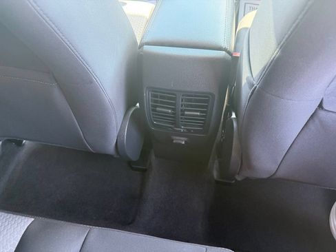 Used 2017 Ford Escape SE AWD/4WD image 10