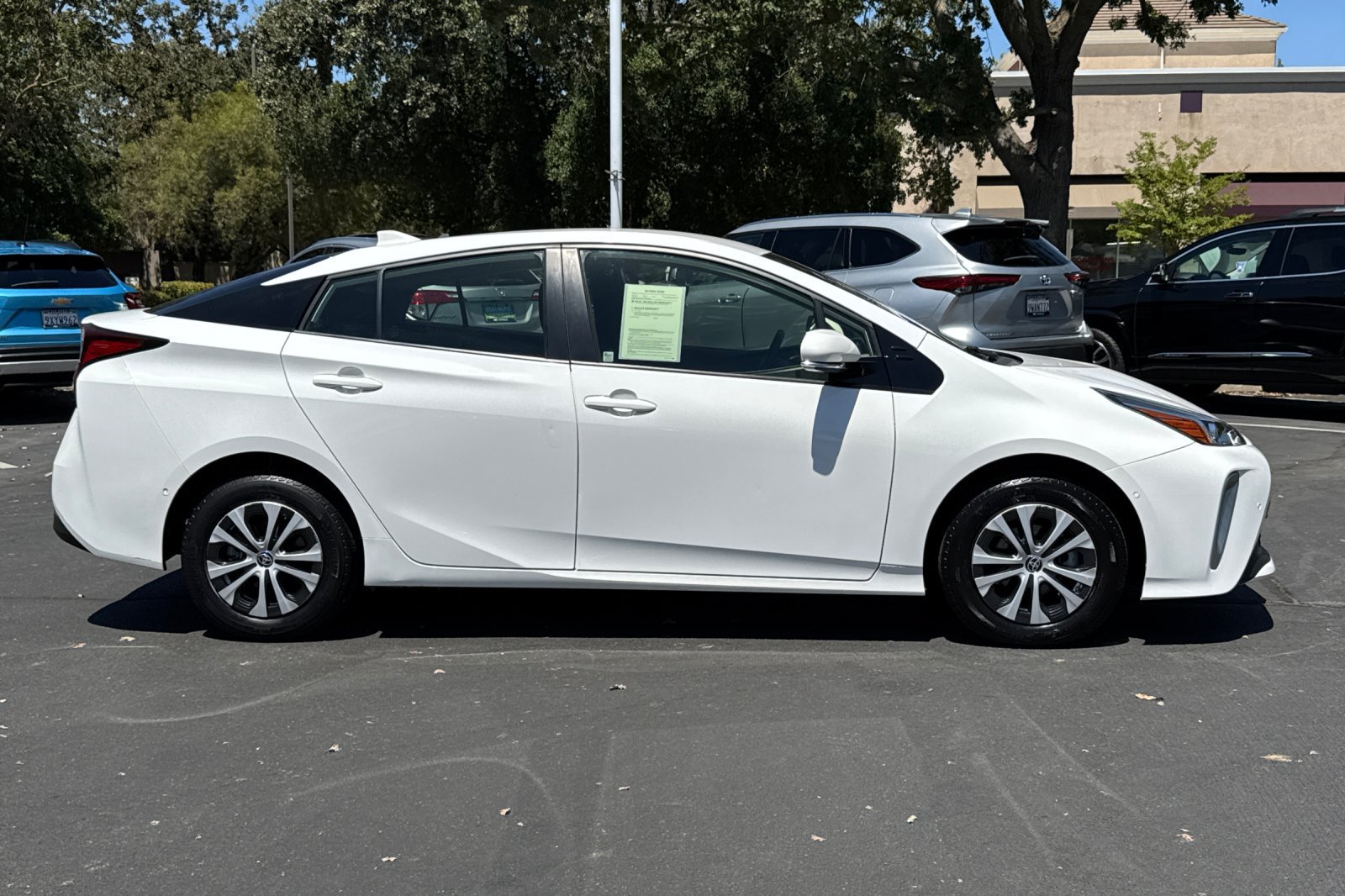 Used 2019 Toyota Prius LE w/ Preferred Accessory Package AWD/4WD image 2