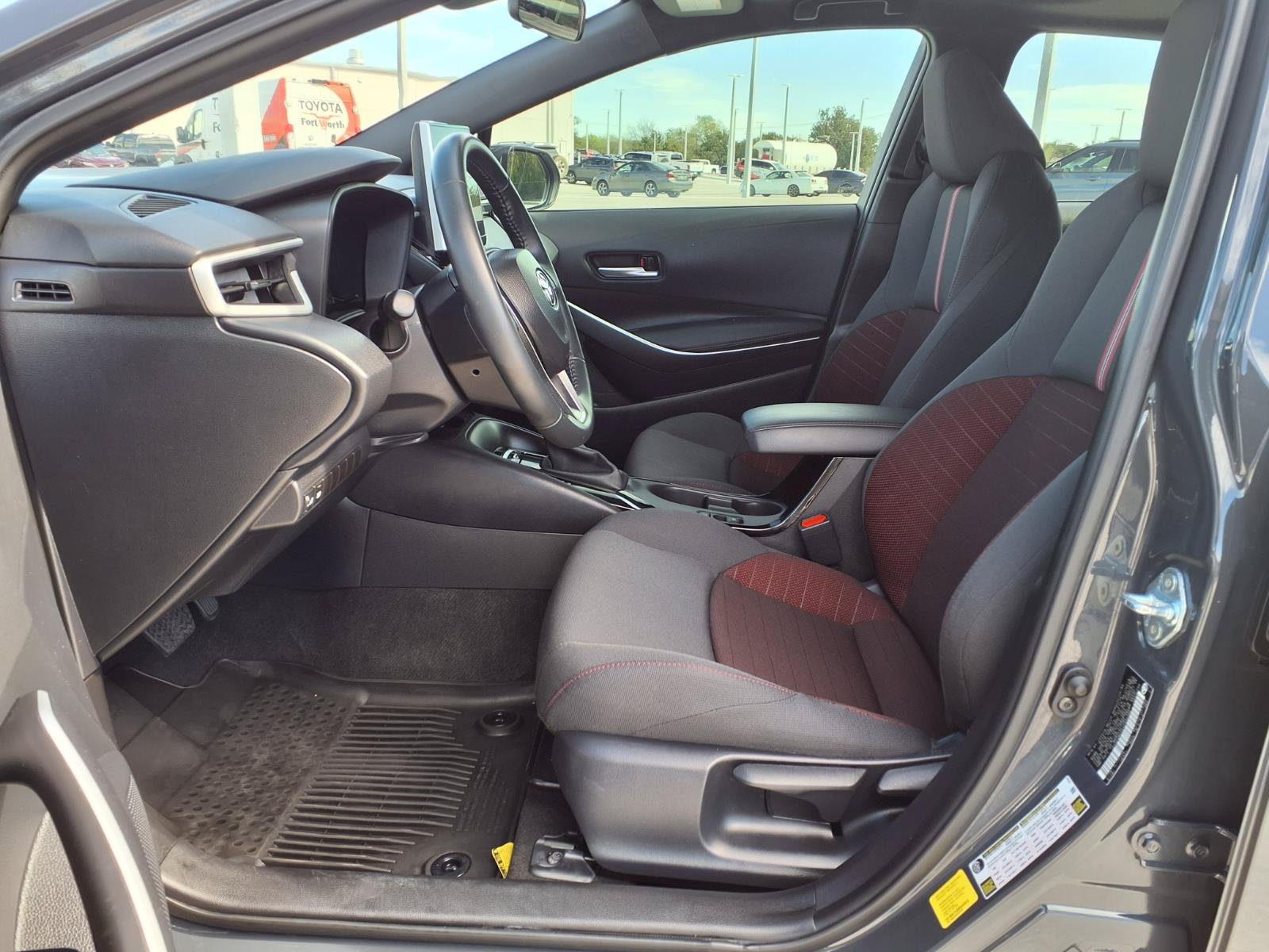 Used 2025 Toyota Corolla SE w/ SE Premium Package FWD image 26