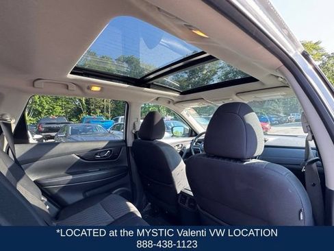 Used 2017 Nissan Rogue SV AWD/4WD image 21
