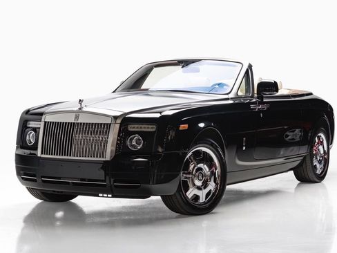 Used 2010 Rolls-Royce Phantom Drophead Coupe RWD image 4