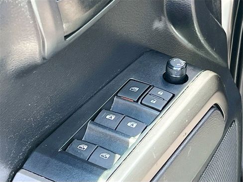 Used 2023 Toyota Tacoma SR5 w/ Technology Package image 17